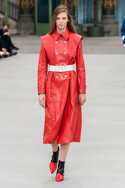 Look 37